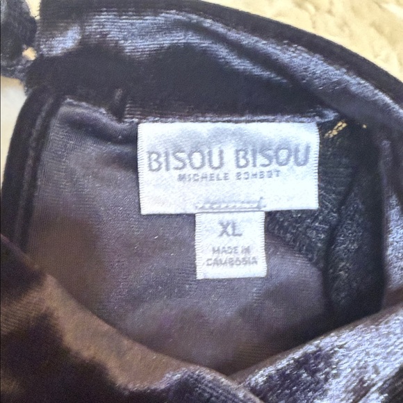 Bisou Bisou Black and Gray Lace Top - Picture 4 of 6